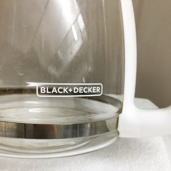 BLACK+DECKER 12-Cup Replacement Glass Carafe, White CM0940WD + Free Coffee Baske - Picture 4 of 8